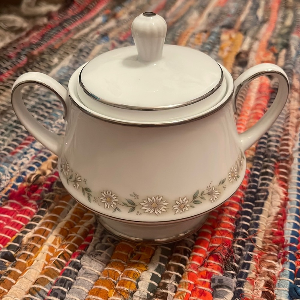 1969 Noritake Fine China "Trilby" Sugar Bowl with Lid